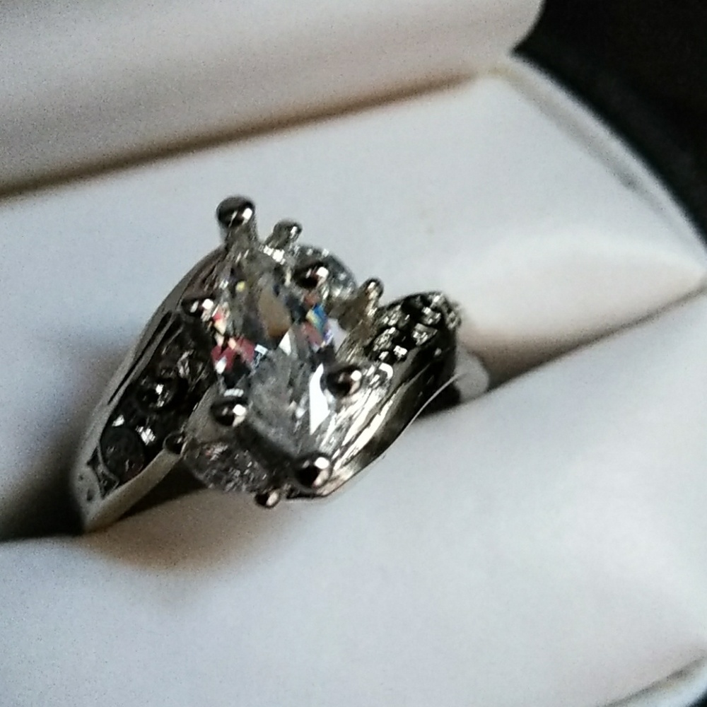 Ring - Picture 4 of 4